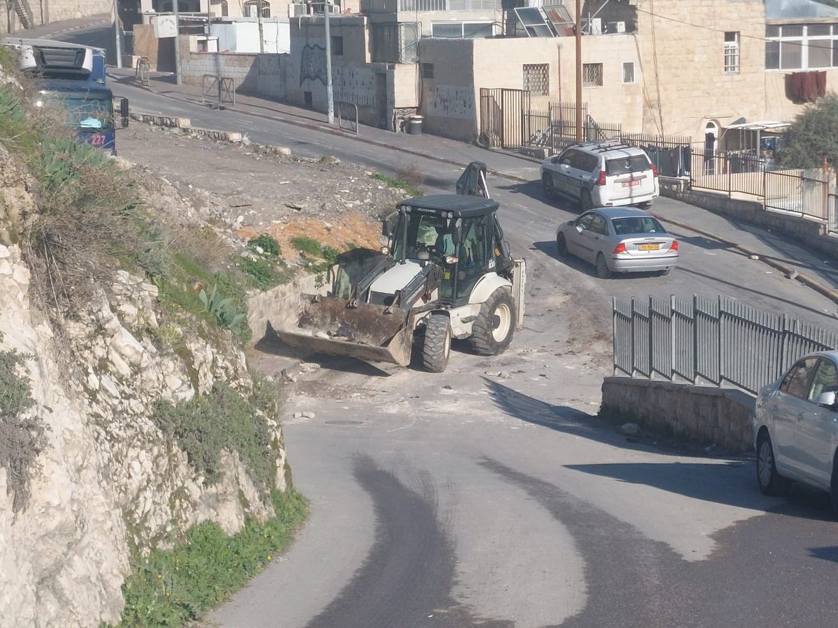 פתיחת צירי התנועה