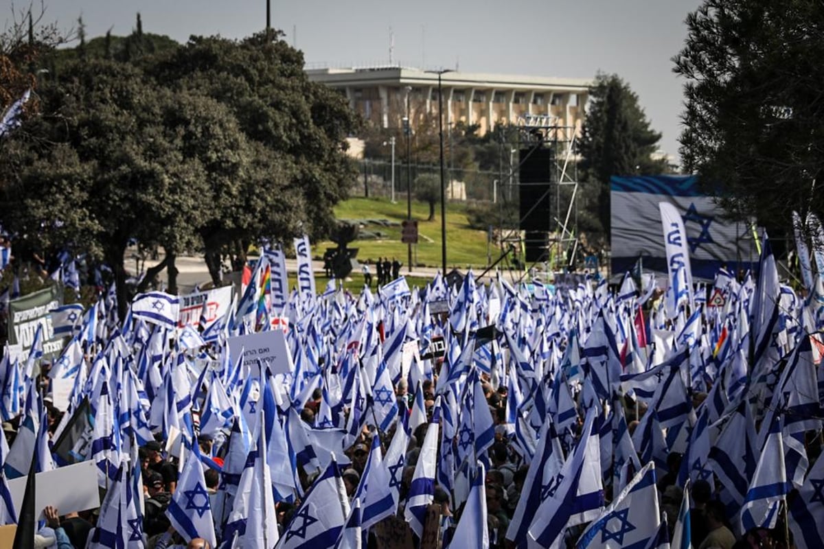 לפני ההצבעה במליאה על הרפורמה: רוב המפגינים מחוץ לכנסת - התפזרו