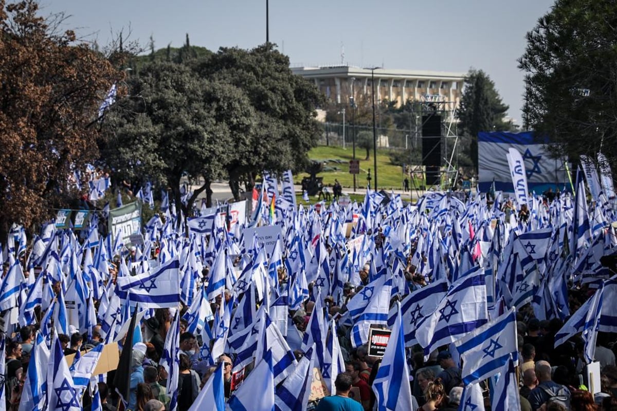 לפני ההצבעה במליאה על הרפורמה: רוב המפגינים מחוץ לכנסת - התפזרו