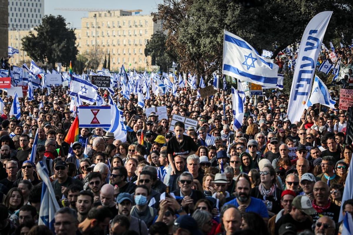 לפני ההצבעה במליאה על הרפורמה: רוב המפגינים מחוץ לכנסת - התפזרו