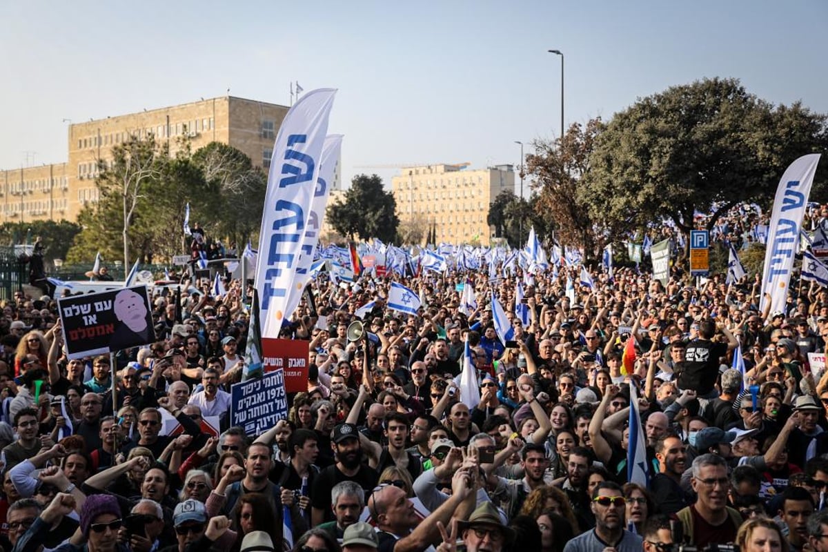 לפני ההצבעה במליאה על הרפורמה: רוב המפגינים מחוץ לכנסת - התפזרו