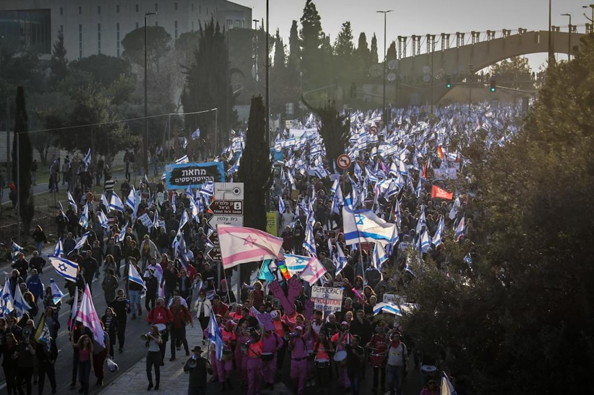 לפני ההצבעה במליאה על הרפורמה: רוב המפגינים מחוץ לכנסת - התפזרו