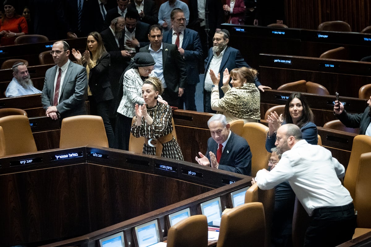 גלריה מסכמת: הלילה הדרמטי במליאת הכנסת. צפו