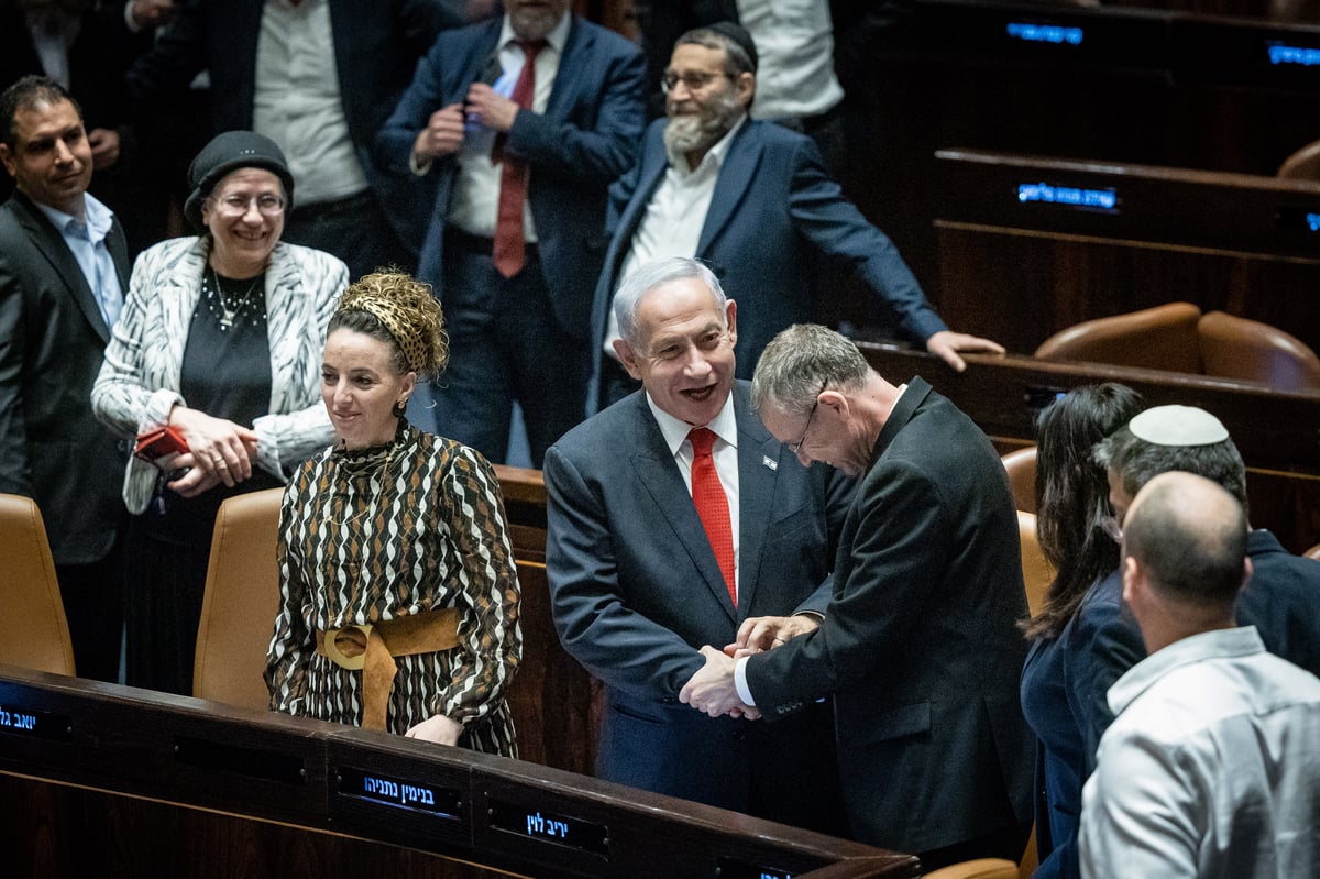 גלריה מסכמת: הלילה הדרמטי במליאת הכנסת. צפו