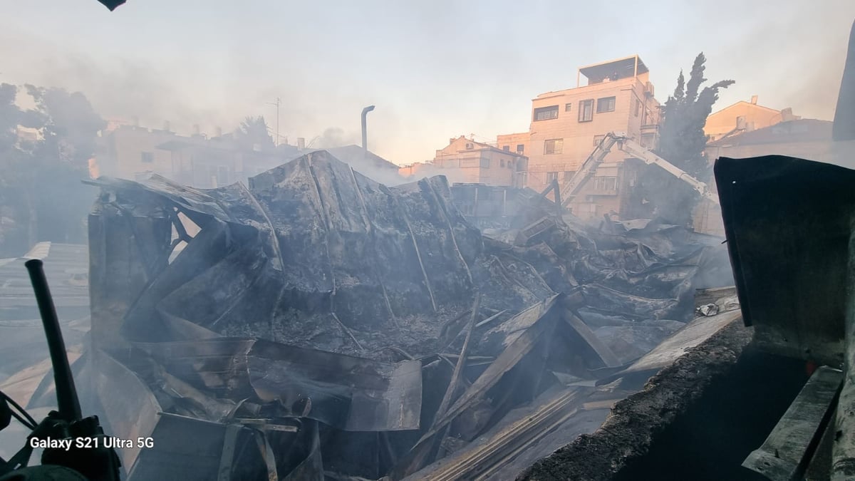 שריפת ספרי התורה והתפילין: האדמו"ר מסאטמר הורה על יום צום ותפילה