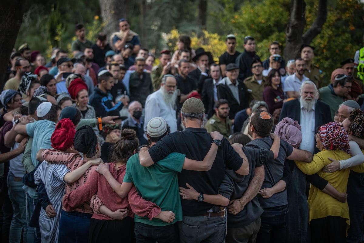 הלווית האחים יניב הי"ד: גלריה דומעת מהלווית הנרצחים