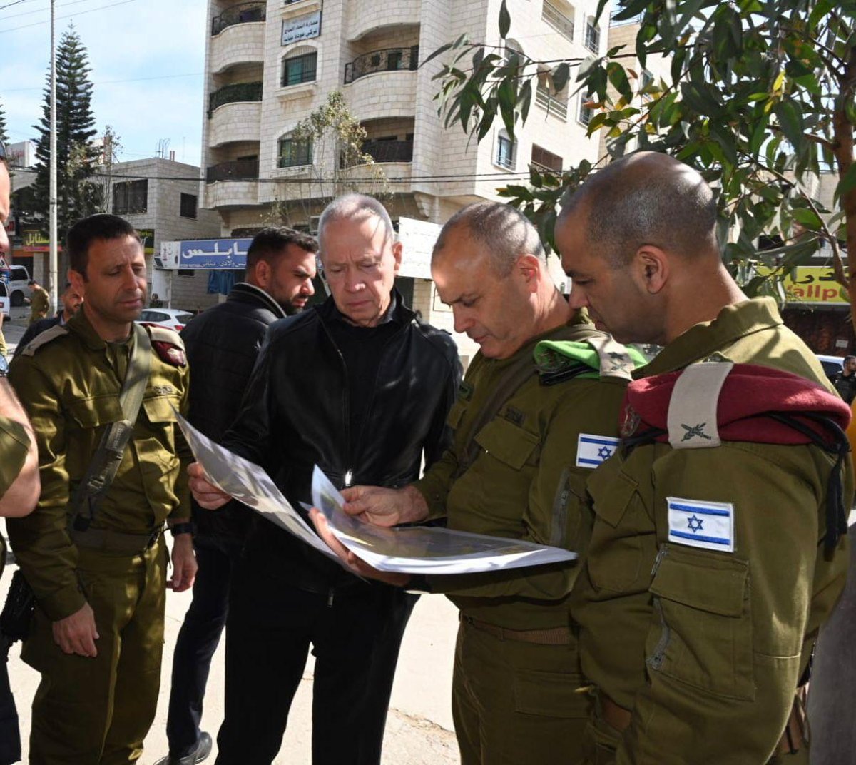 אחרי ליל הפרעות: שר הביטחון הגיע לביקור בחווארה