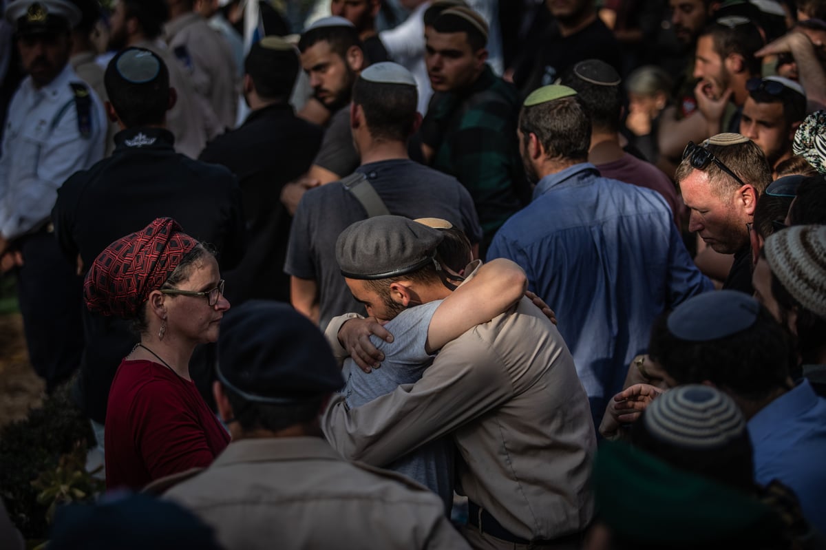 הלווית האחים יניב הי"ד: גלריה דומעת מהלווית הנרצחים