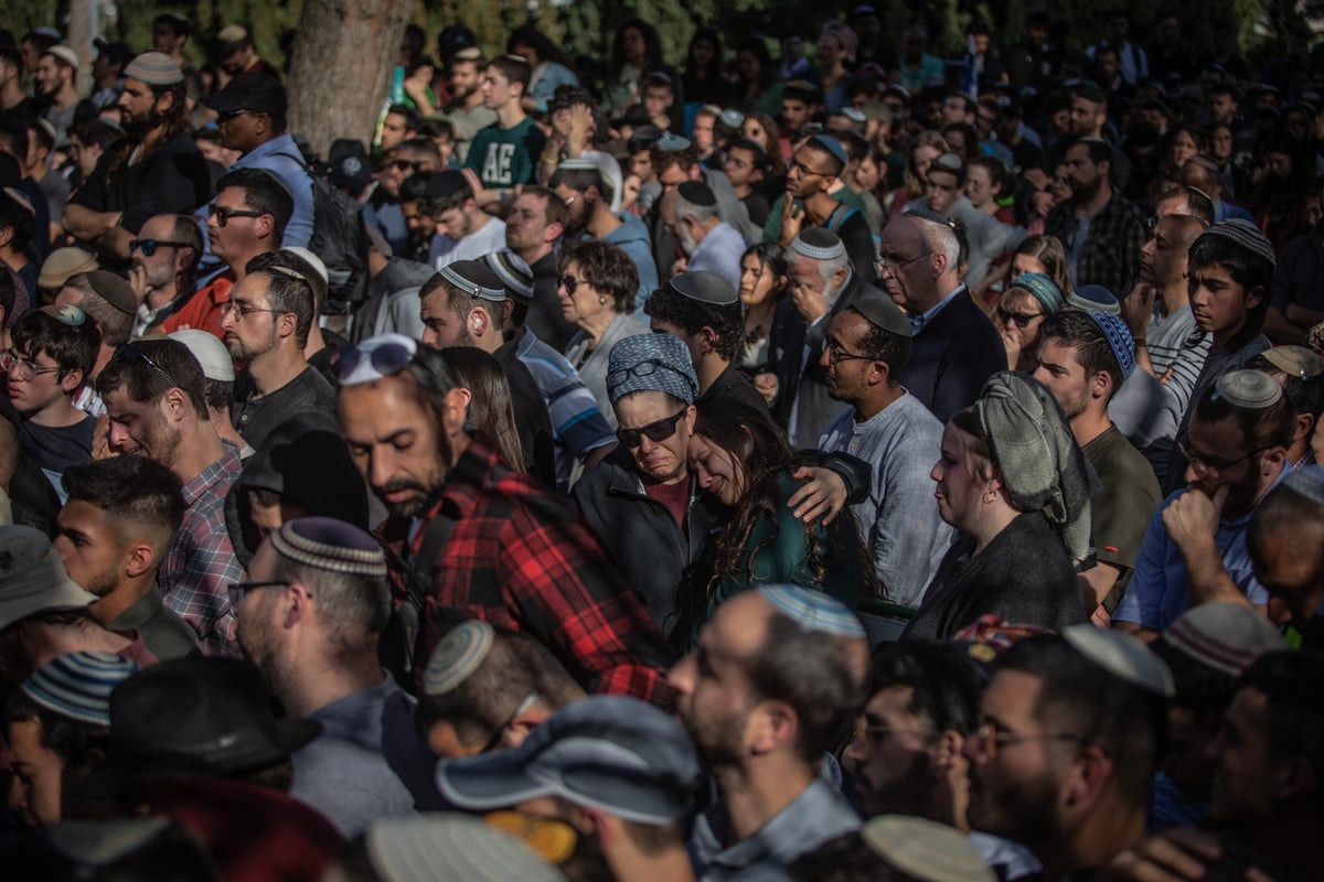 הלווית האחים יניב הי"ד: גלריה דומעת מהלווית הנרצחים