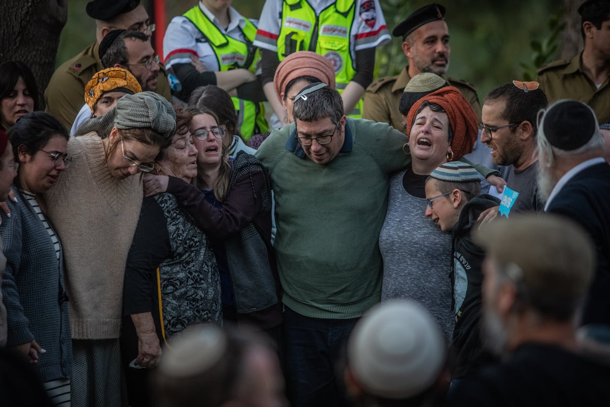 הלווית האחים יניב הי"ד: גלריה דומעת מהלווית הנרצחים