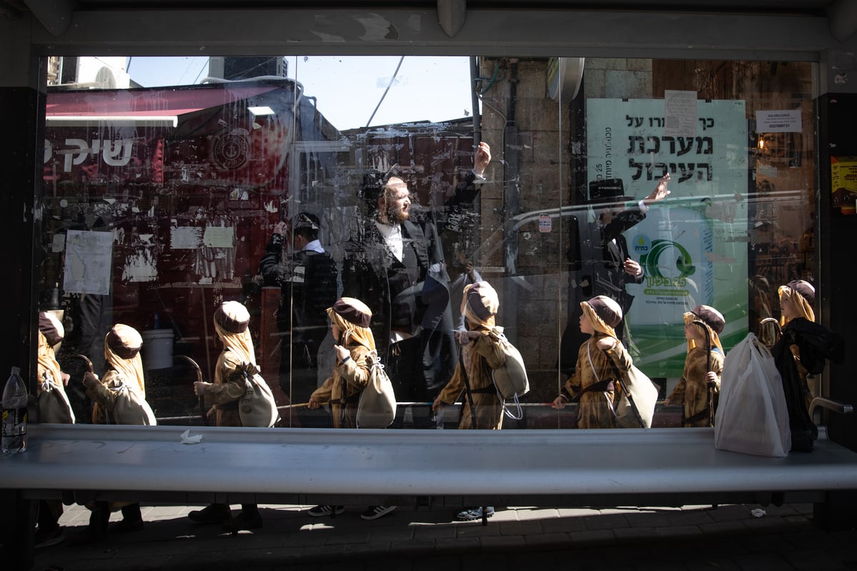 מרהיב: לכבוד פורים, ילדי ירושלים התחפשו ל'יוצאי מצרים'