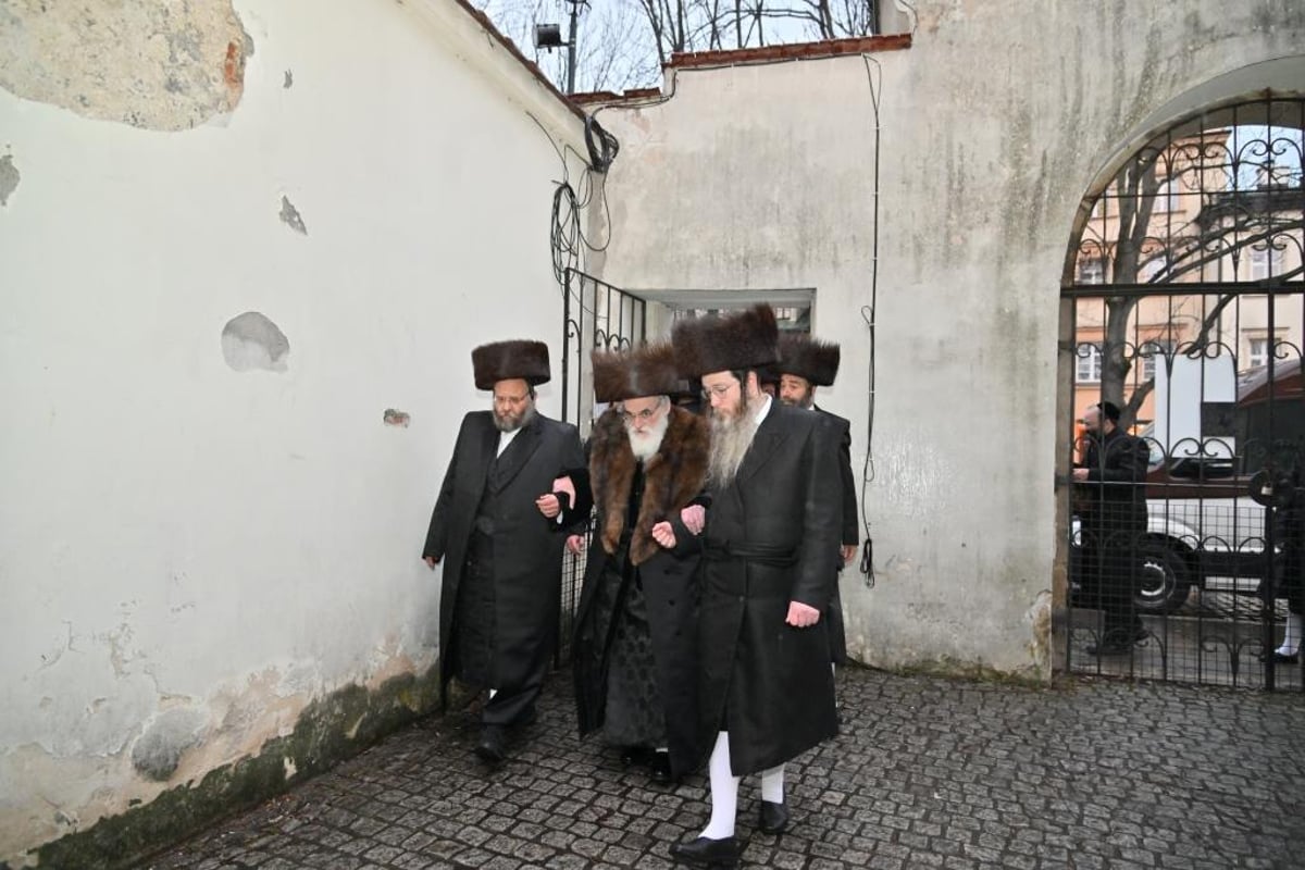 מסע הקודש "בוני הבית" של ויז'ניץ לפולין | תיעוד ענק