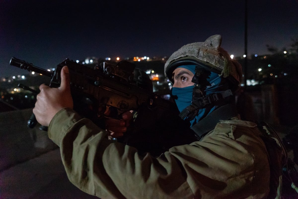 שבעה מבוקשים נעצרו; כוח צה"ל הגיב בירי על רכב שירה ונמלט