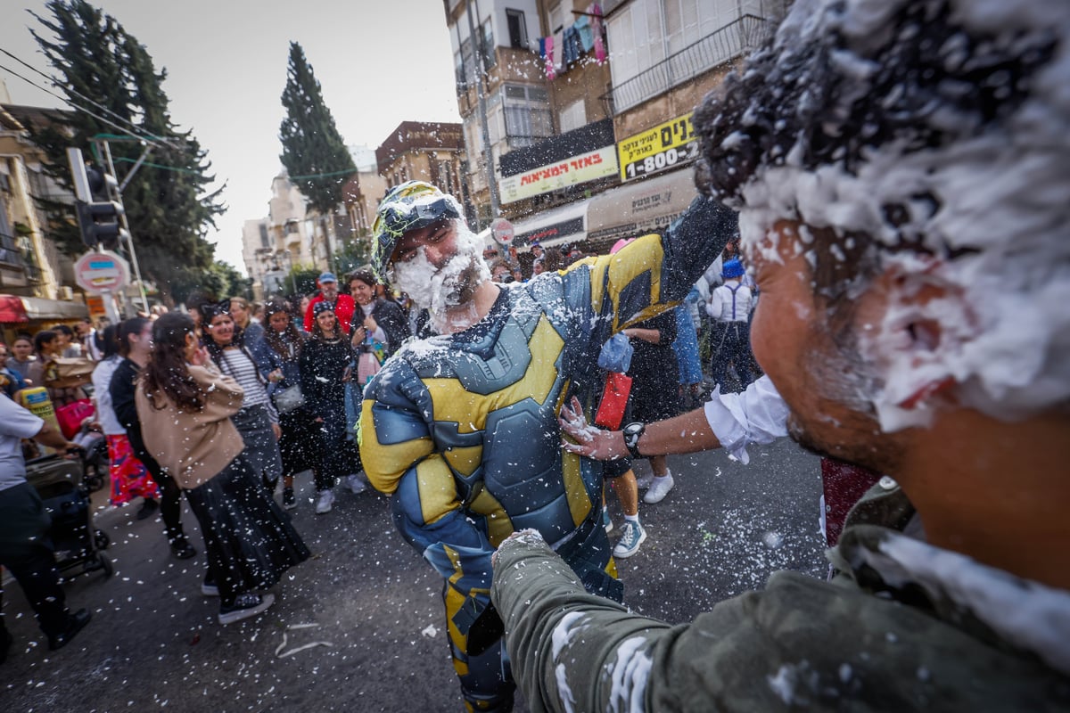 תיעוד מסכם: כך חגגו את פורים ברחובות בני ברק