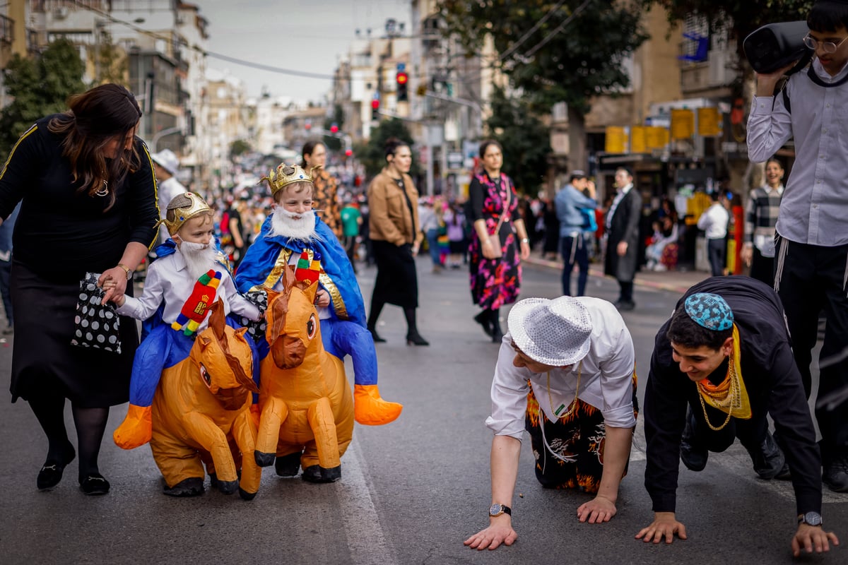 תיעוד מסכם: כך חגגו את פורים ברחובות בני ברק