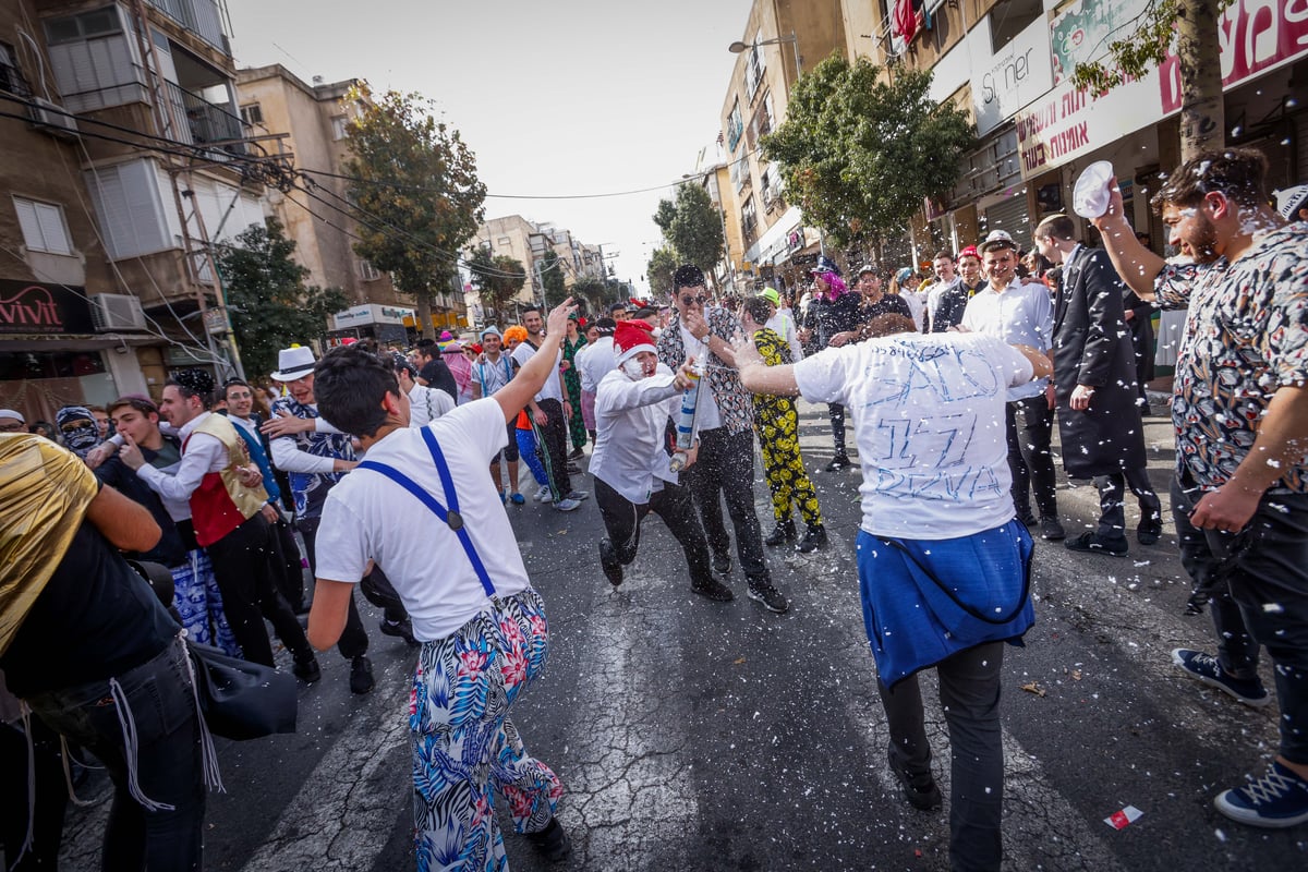 תיעוד מסכם: כך חגגו את פורים ברחובות בני ברק