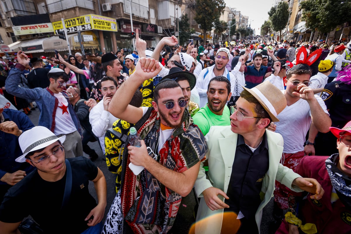 תיעוד מסכם: כך חגגו את פורים ברחובות בני ברק