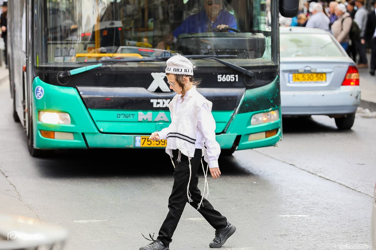 124 תמונות מרהיבות מהאווירה המיוחדת של פורים בירושלים