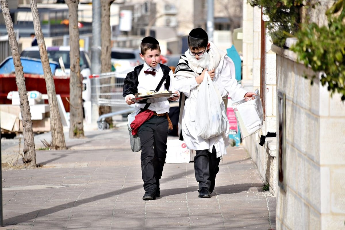 תיעוד מסכם: כך חגגו את פורים ברחובות ביתר עילית