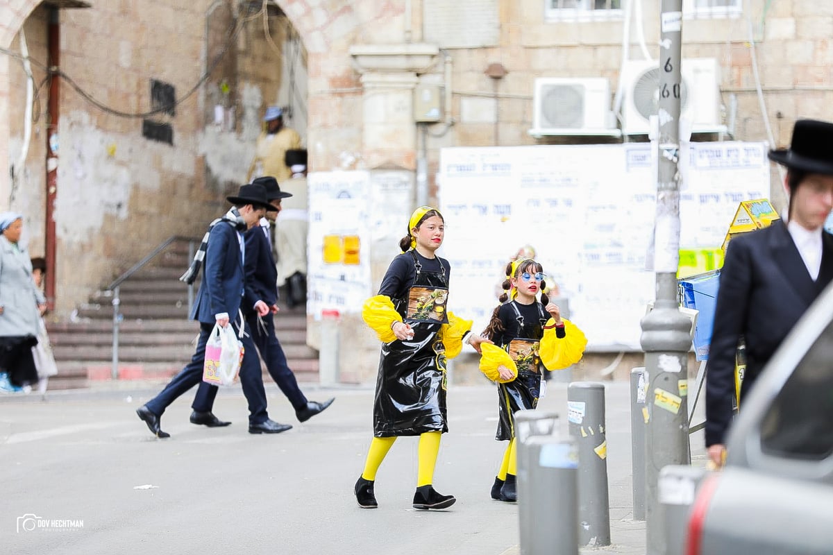 124 תמונות מרהיבות מהאווירה המיוחדת של פורים בירושלים