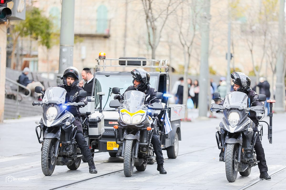 124 תמונות מרהיבות מהאווירה המיוחדת של פורים בירושלים