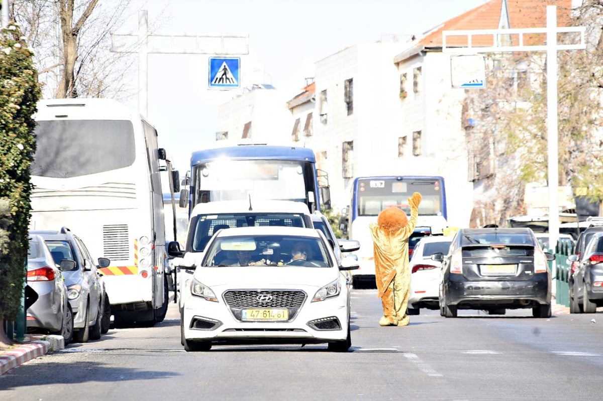 תיעוד מסכם: כך חגגו את פורים ברחובות ביתר עילית