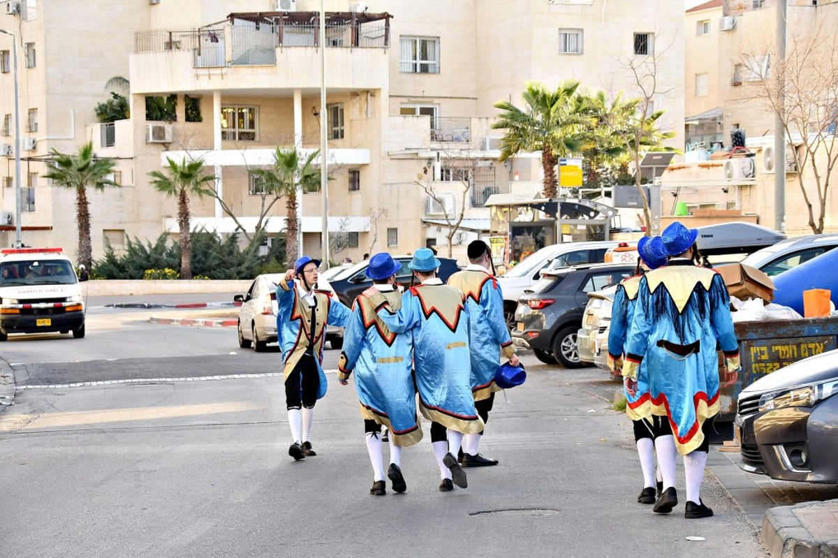 תיעוד מסכם: כך חגגו את פורים ברחובות ביתר עילית