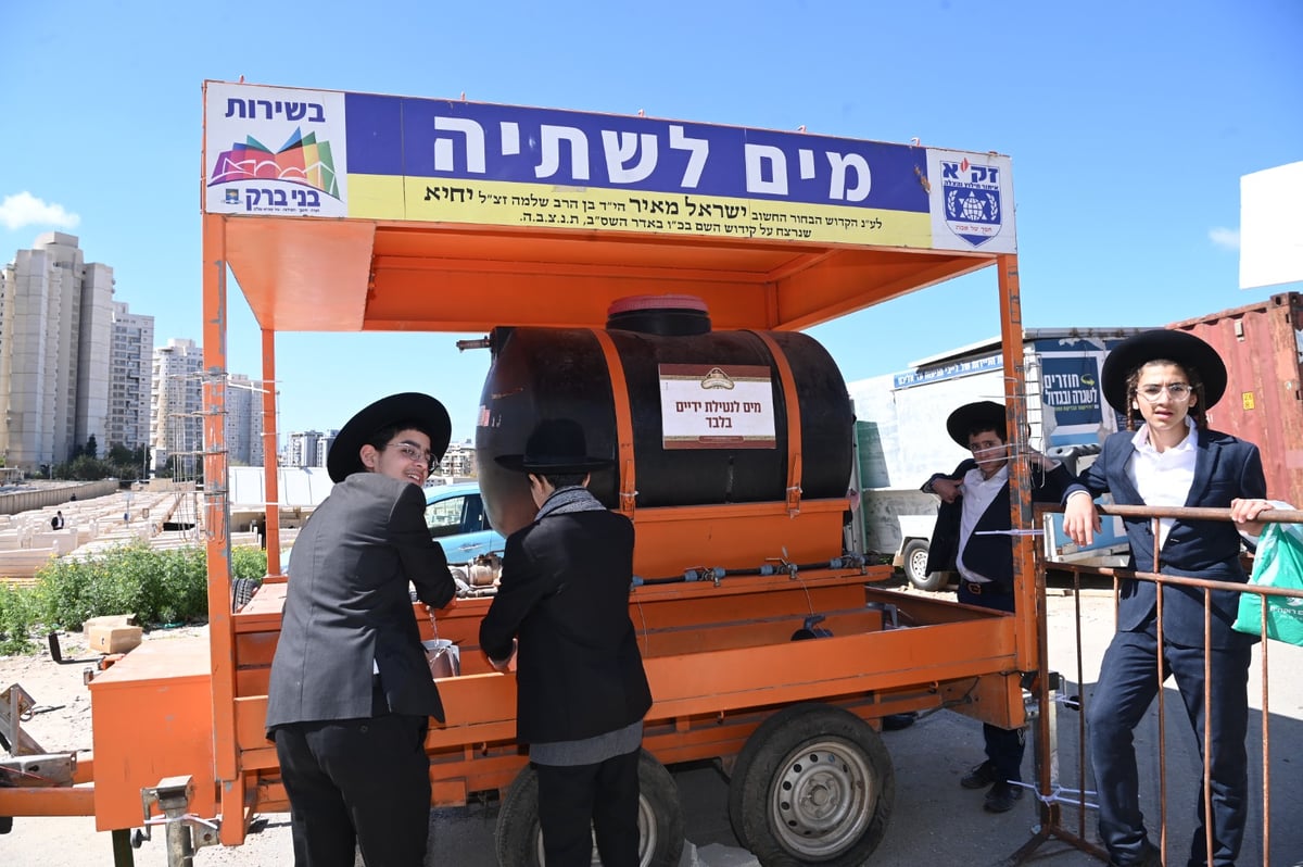 שנה ללא שר התורה זצ"ל: אלפים עלו לציונו | תיעוד