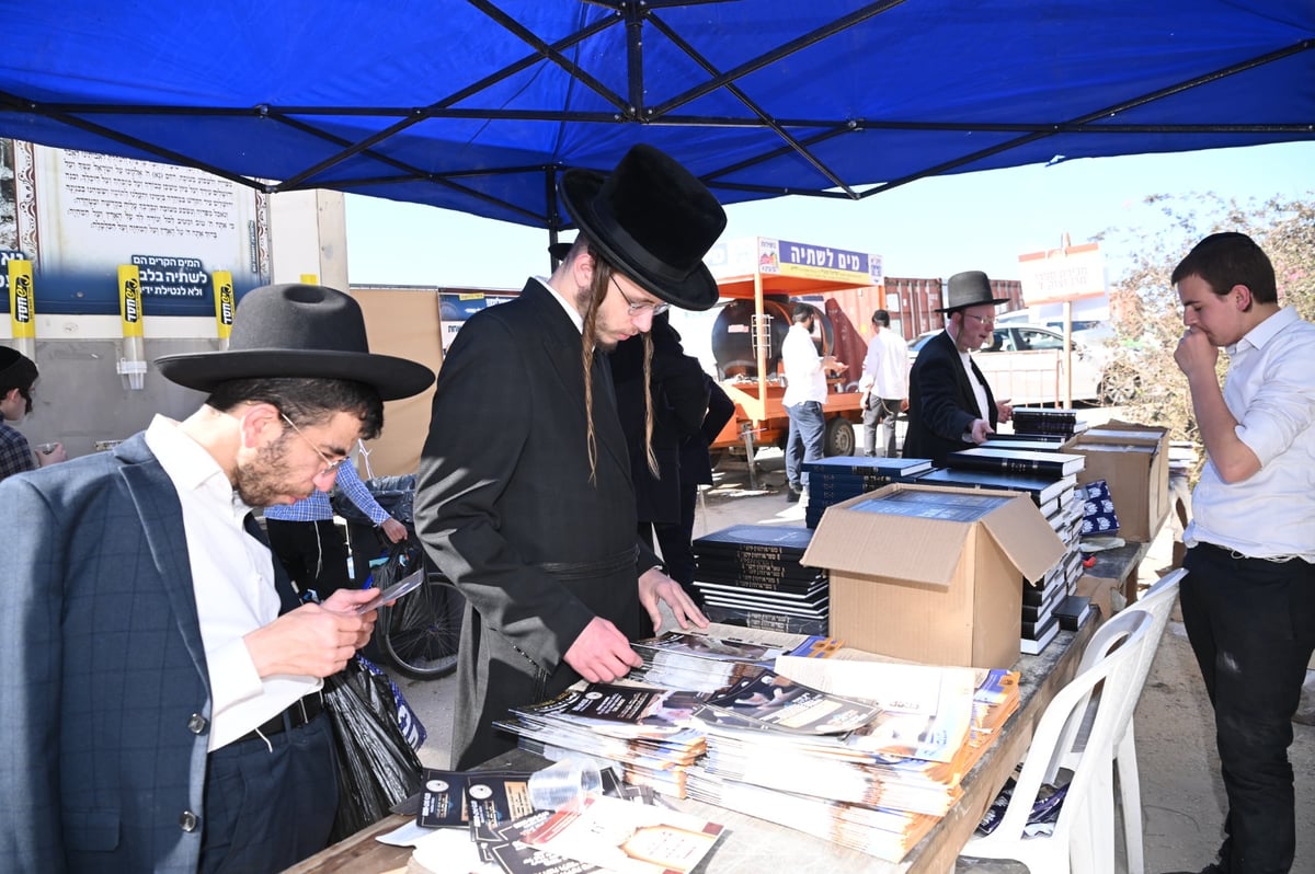 שנה ללא שר התורה זצ"ל: אלפים עלו לציונו | תיעוד