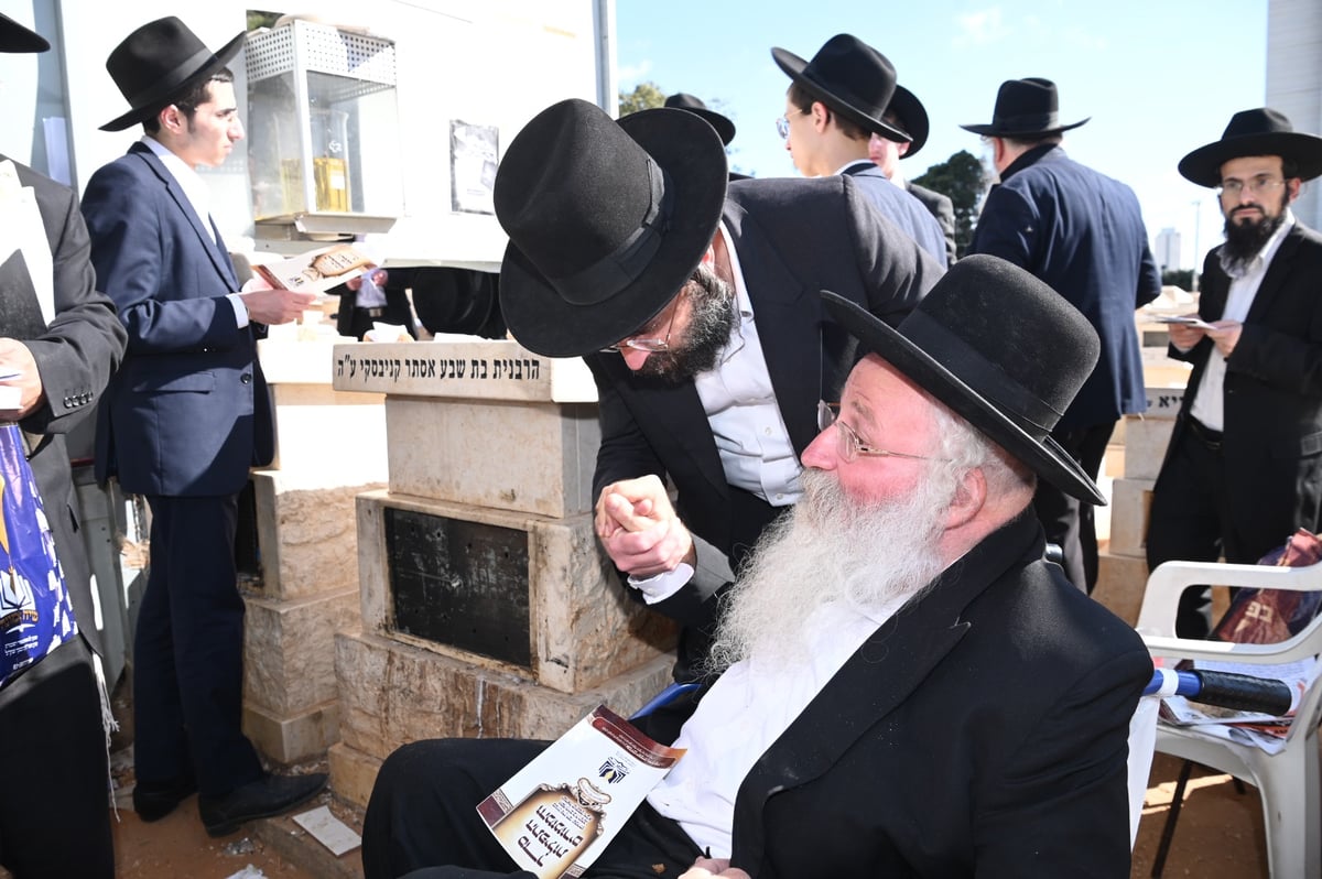 שנה ללא שר התורה זצ"ל: אלפים עלו לציונו | תיעוד