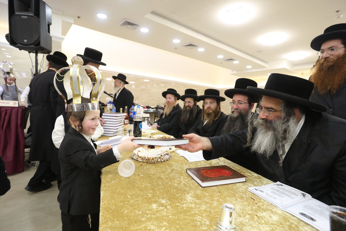 'חומש סעודה' בת"ת החסידי 'ריבניץ' בצפת | תיעוד