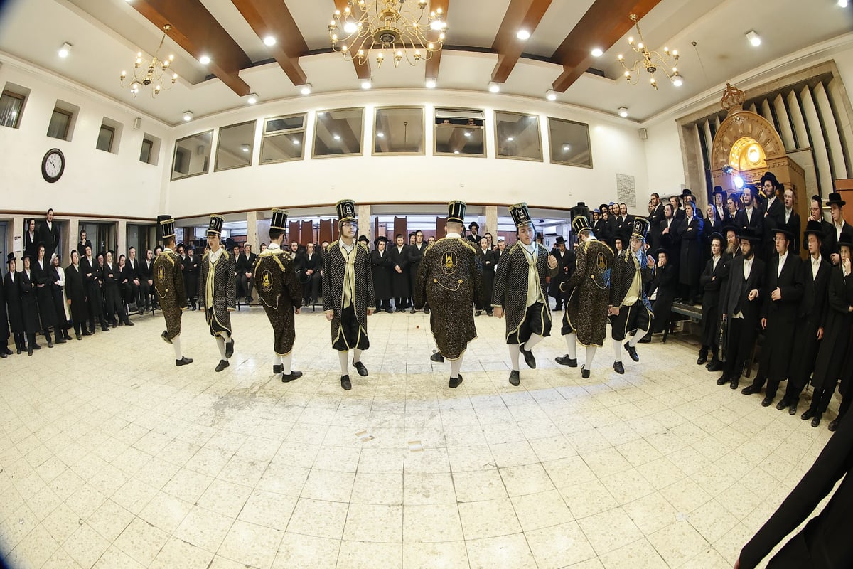 חג הפורים בחסידות דושינסקיא | תיעוד מיוחד