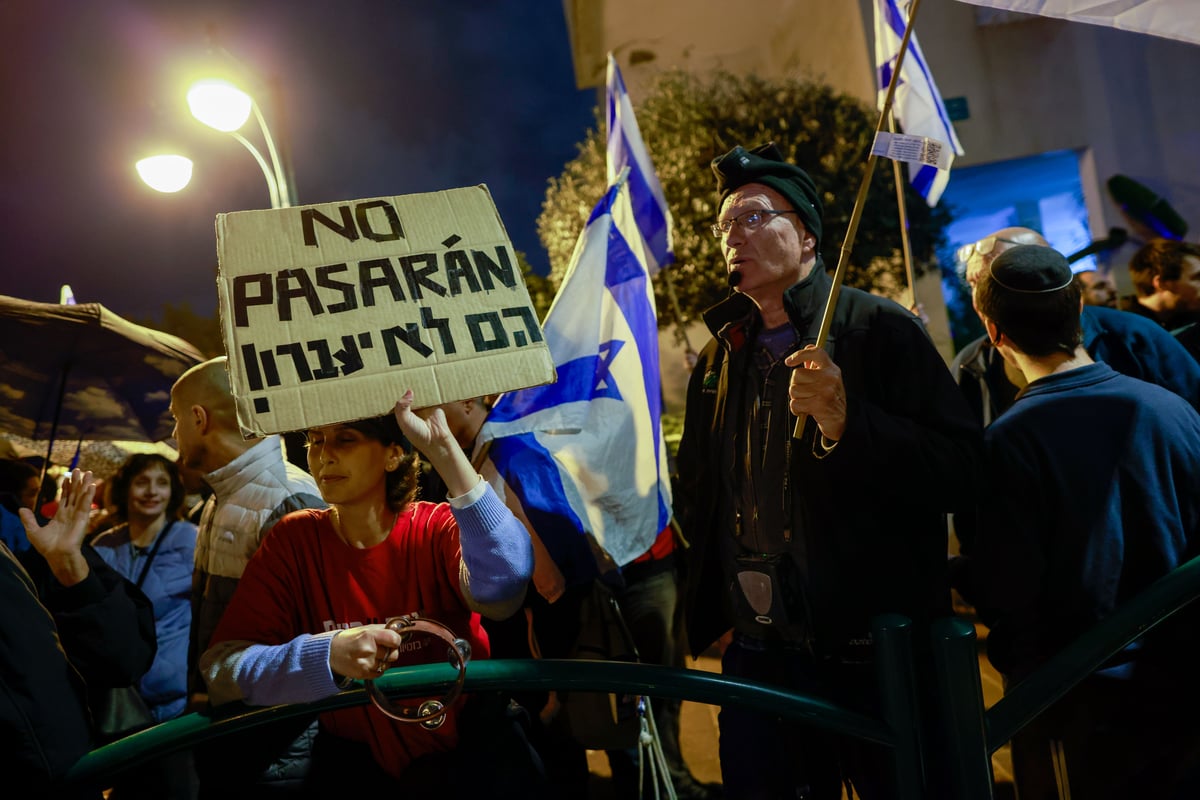 ההפגנה הסוערת נגד ח"כ משה גפני בבני ברק | תיעוד מסכם