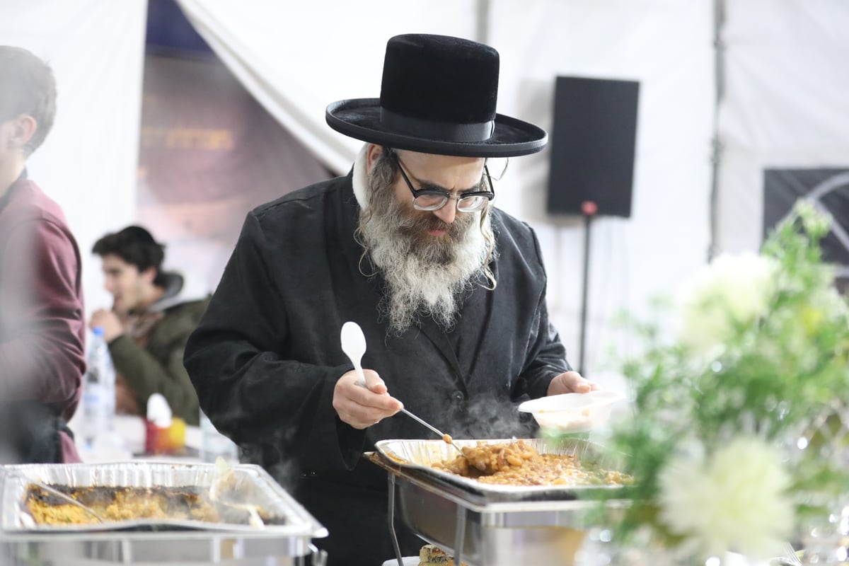 תיעוד מיוחד: המסע לליז'נסק ליום ההילולא של רבי אלמלך