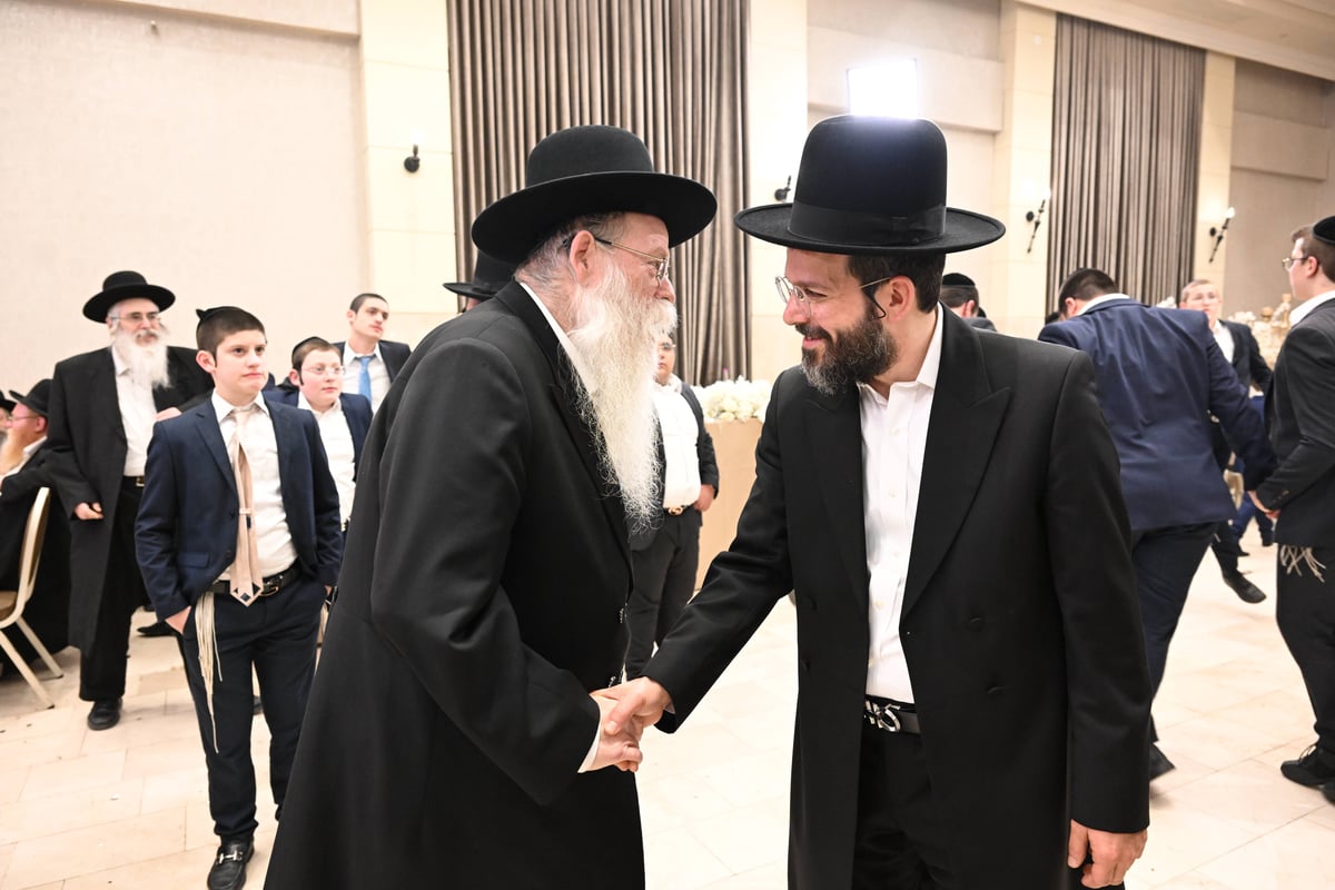 צפו: שמחת חתונת נינת מרן הגר"ח קנייבסקי זצ"ל