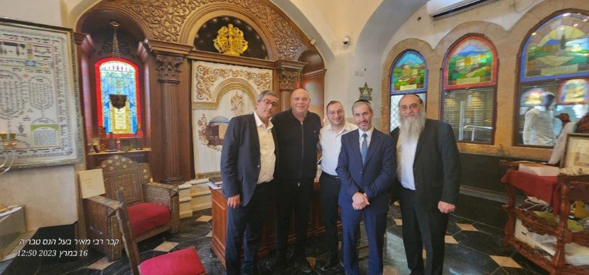 ח"כ הרב יוסף טייב בסיורו במתחם קבר רבי מאיר בעל הנס