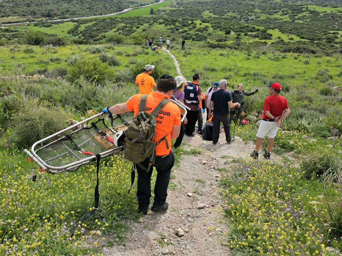 המטיילת נפגעה באמצע הטיול בפארק; כך היא חולצה • צפו