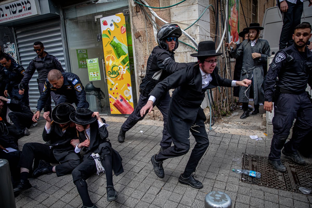 תיעוד ממחאת הענק נגד חנות הסלולר: כאלף מפגינים מחו