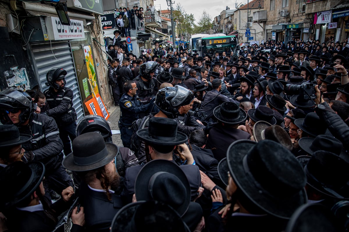 תיעוד ממחאת הענק נגד חנות הסלולר: כאלף מפגינים מחו