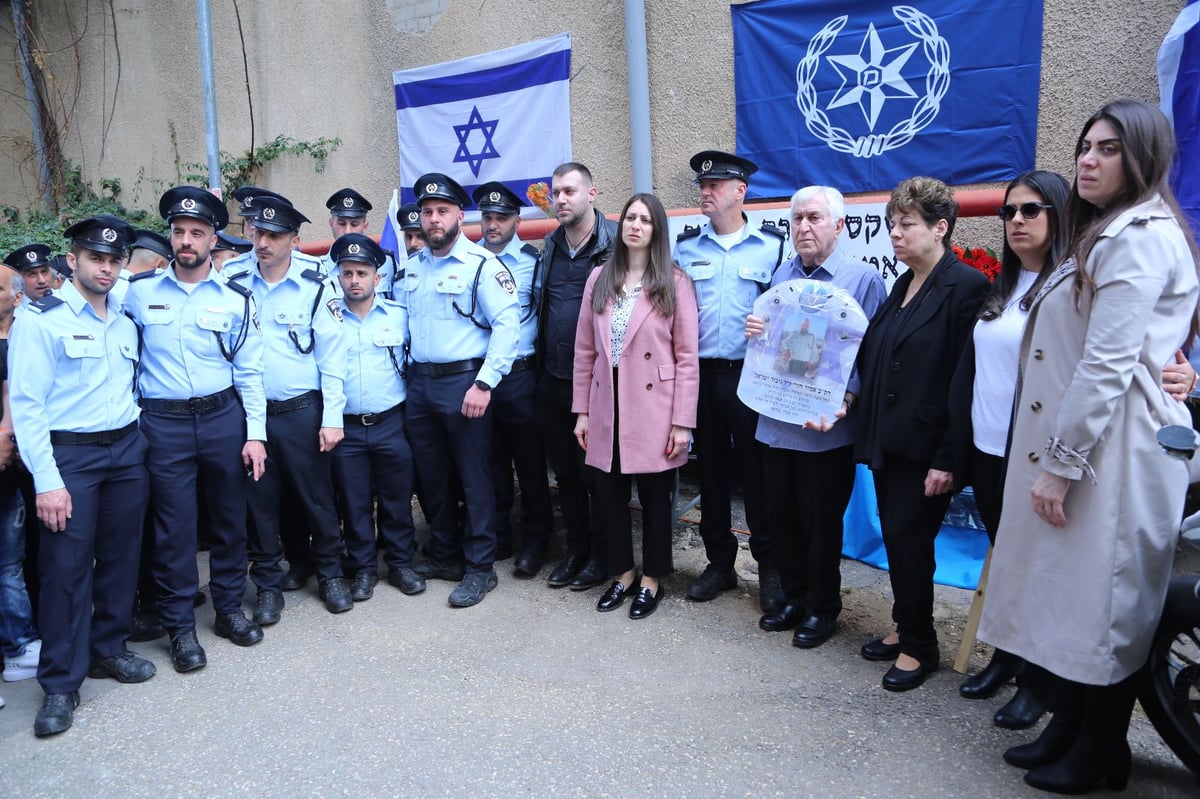 בזירת הרצח: טקס נערך לזכרו של השוטר אמיר חורי הי"ד