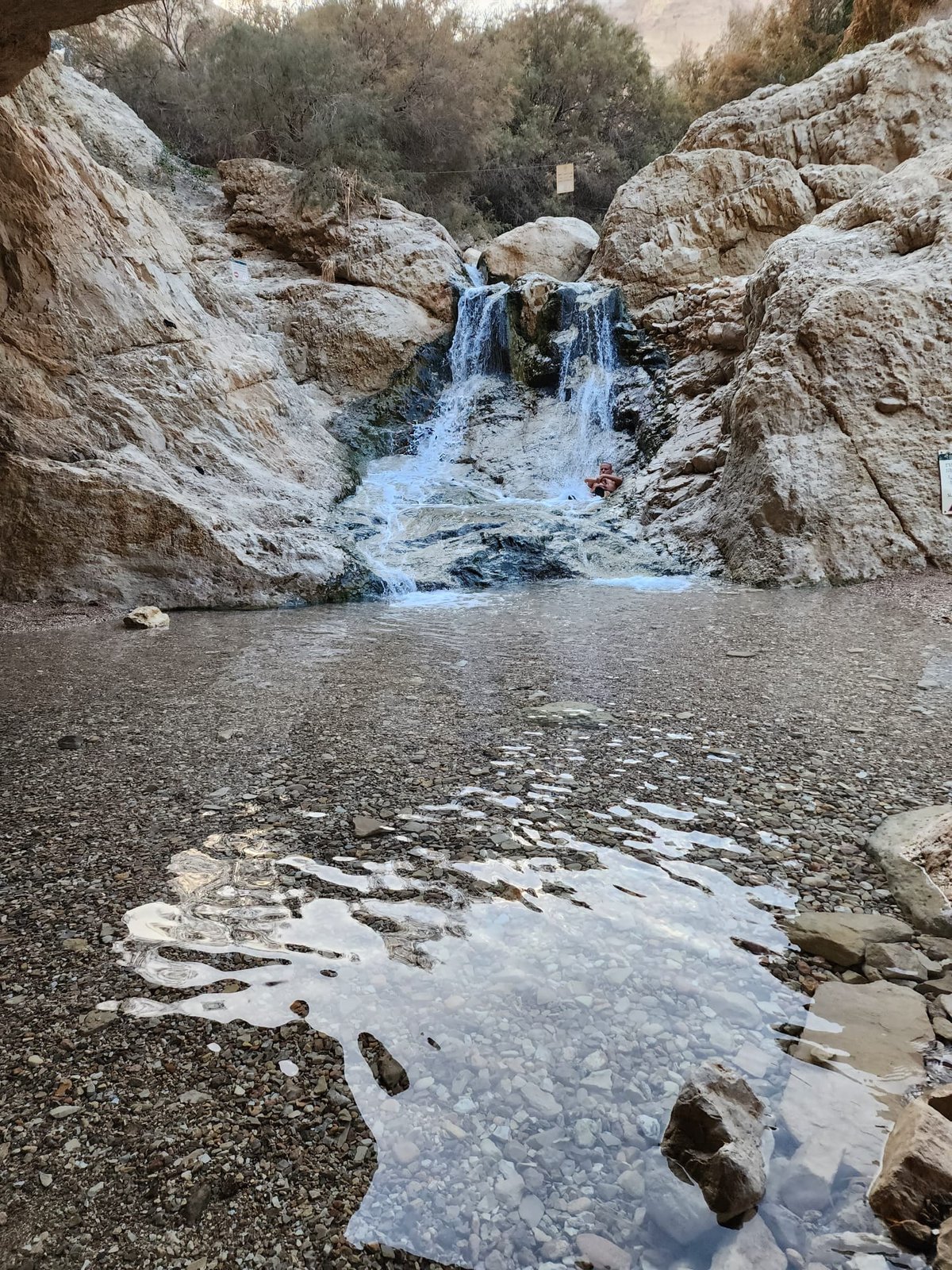 "קדושה גדולה מאד" - המפלון בעין בוקק בים המלח