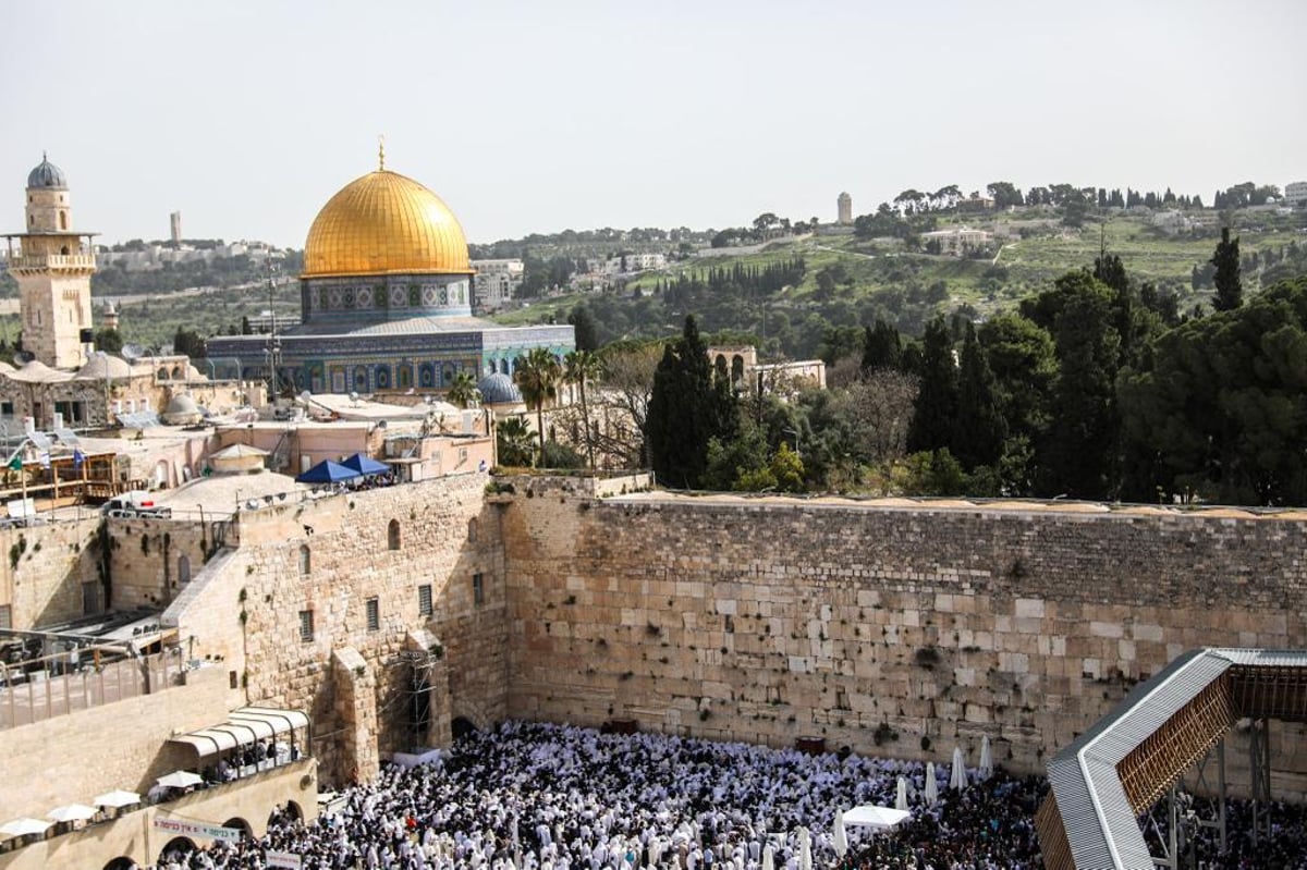 בצל גל הטרור: כך נראתה השנה ברכת הכהנים המסורתית | צפו