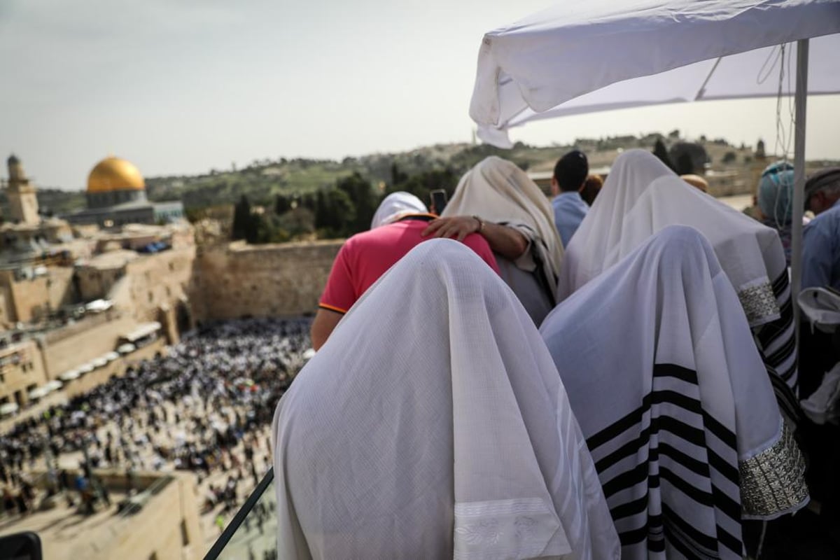 בצל גל הטרור: כך נראתה השנה ברכת הכהנים המסורתית | צפו