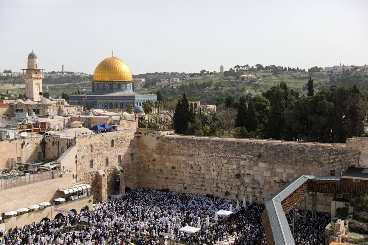 בצל גל הטרור: כך נראתה השנה ברכת הכהנים המסורתית | צפו