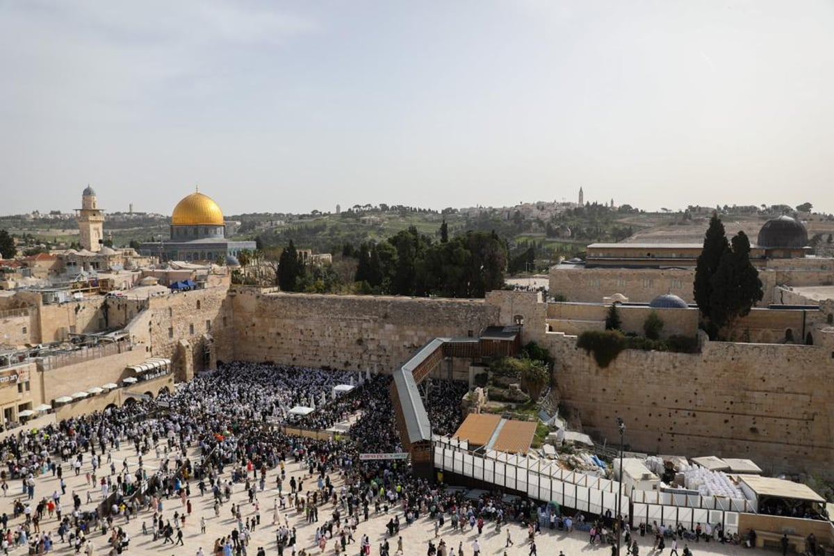 בצל גל הטרור: כך נראתה השנה ברכת הכהנים המסורתית | צפו