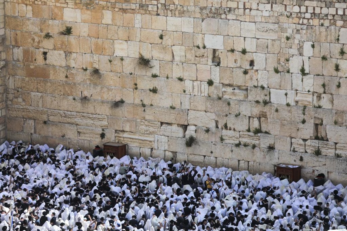 בצל גל הטרור: כך נראתה השנה ברכת הכהנים המסורתית | צפו