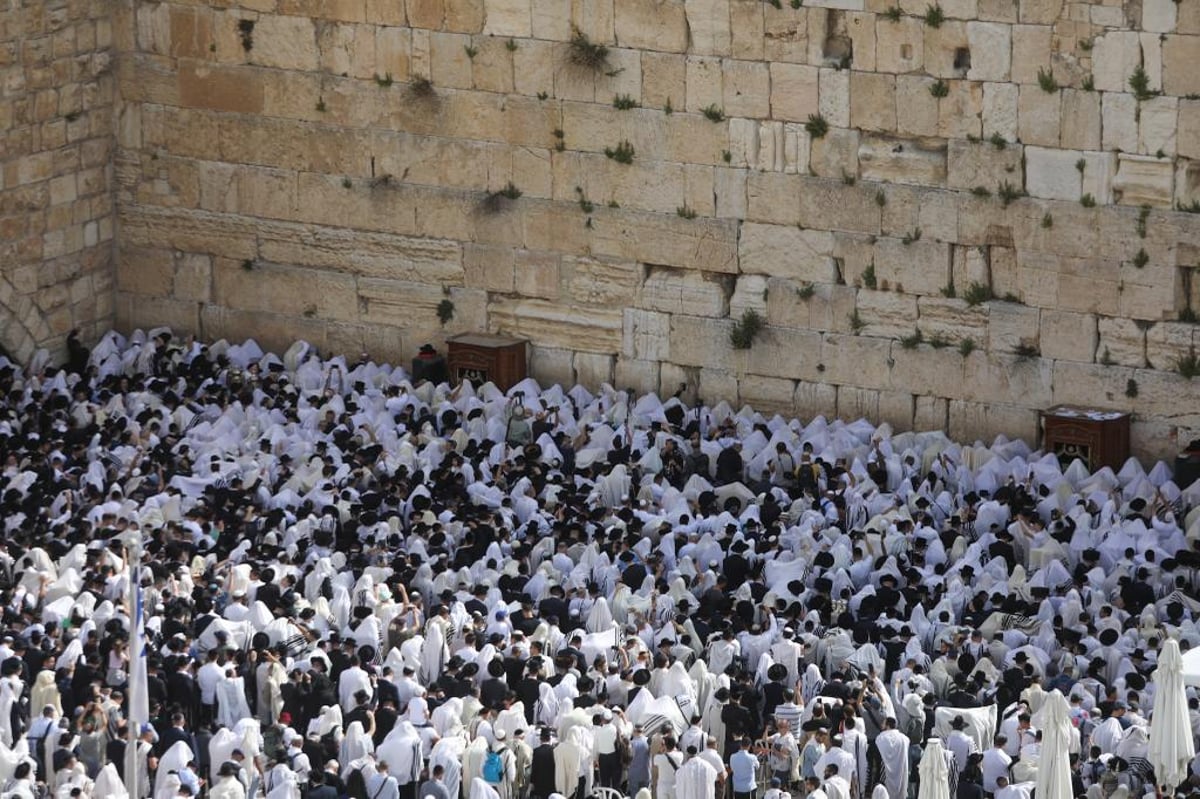 בצל גל הטרור: כך נראתה השנה ברכת הכהנים המסורתית | צפו