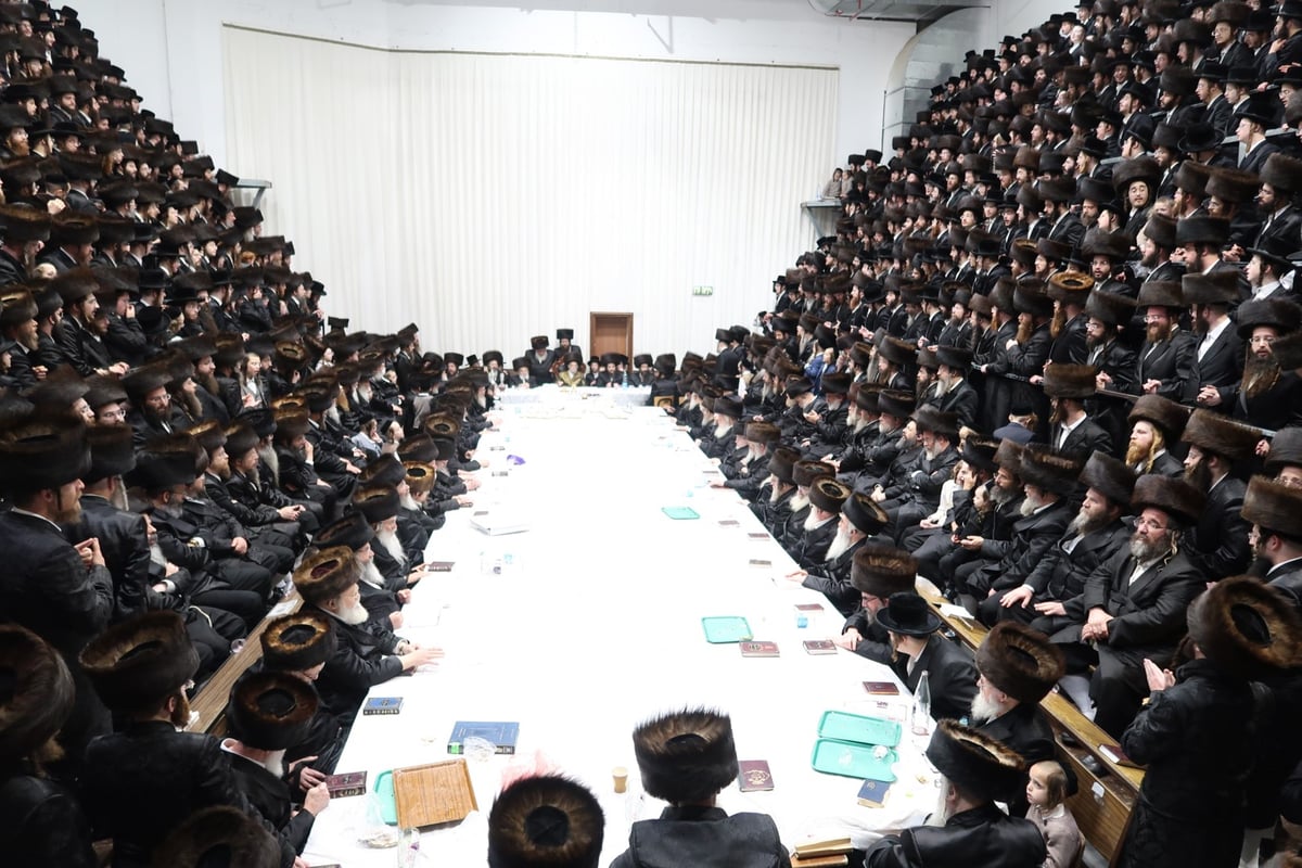 מראות חג הפסח בחצר סערט ויז'ניץ | צפו בגלריה