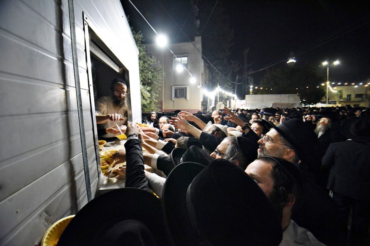 תיעוד ענק ומסכם: אלפים בקברו של יהושע בן נון