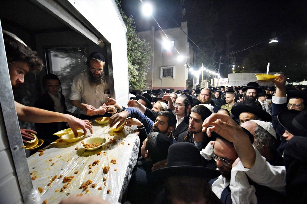 תיעוד ענק ומסכם: אלפים בקברו של יהושע בן נון